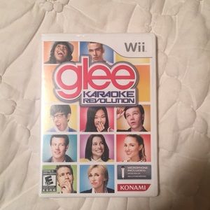 Wii game glee karaoke